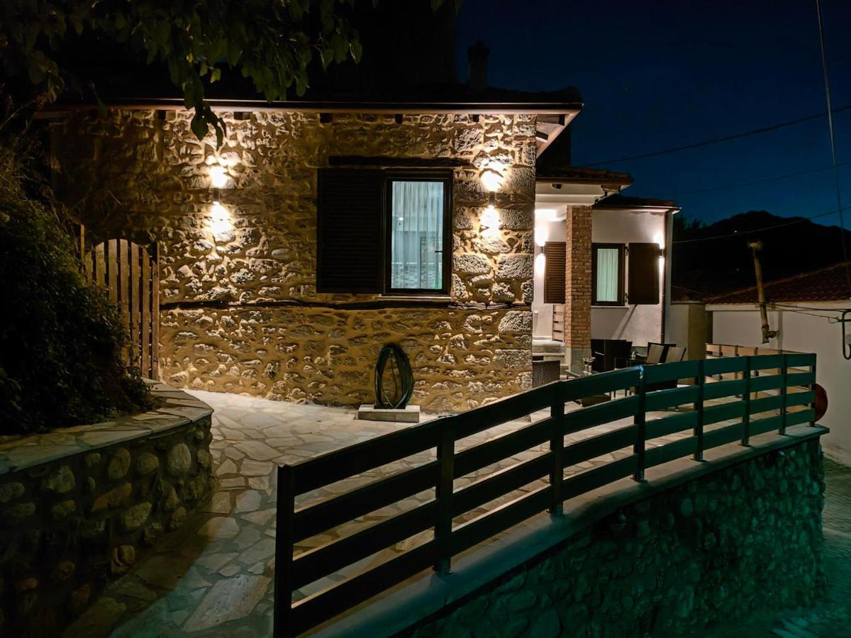 Dream Nest Meteora Apartment กาลัมปากา ภายนอก รูปภาพ