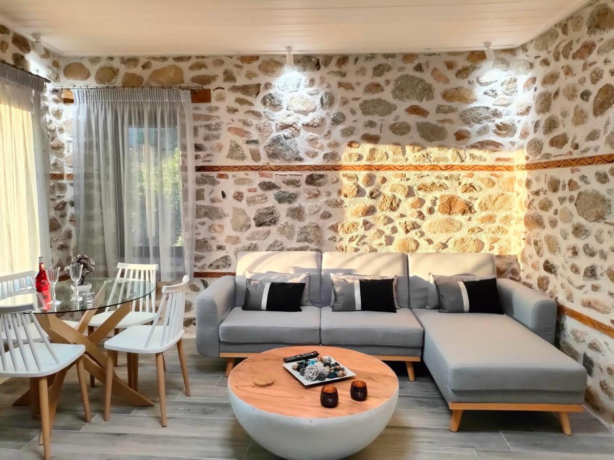 Dream Nest Meteora Apartment กาลัมปากา ภายนอก รูปภาพ